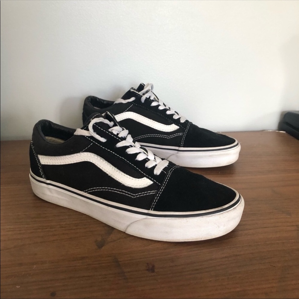 Black low top vans